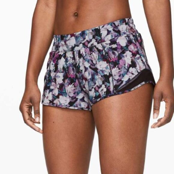 Lululemon Hotty Hot Short II *2.5" Utopia Multi / Deep Phantom - Picture 6 of 6